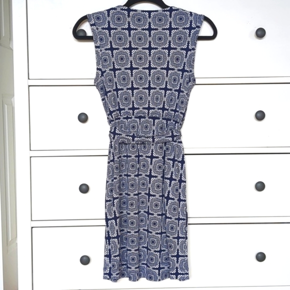 Sz XS Banana Republic Navy Blue & White Pattern Dress - Picture 2 of 5